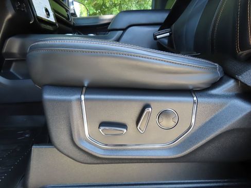 Used 2023 Ford Expedition Platinum AWD/4WD image 8