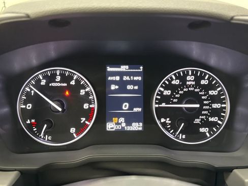 Used 2024 Subaru Crosstrek 2.5i Limited w/ Crosstrek Mirror Package AWD/4WD image 17