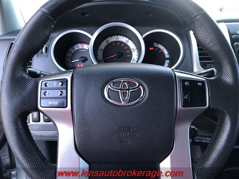 Used 2012 Toyota Tacoma 4x4 Double Cab w/ TRD Sport Pkg image 9