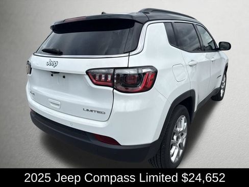 Used 2025 Jeep Compass Limited AWD/4WD image 3