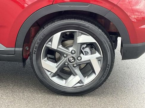 Certified 2025 Hyundai Venue SEL FWD image 12