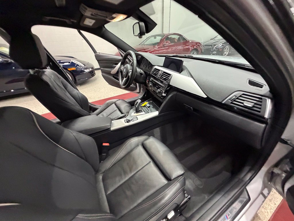 Used 2018 BMW 328d xDrive Sedan AWD/4WD image 30
