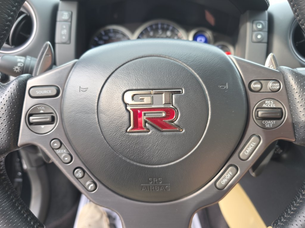 Used 2015 Nissan GT-R Premium AWD/4WD image 40