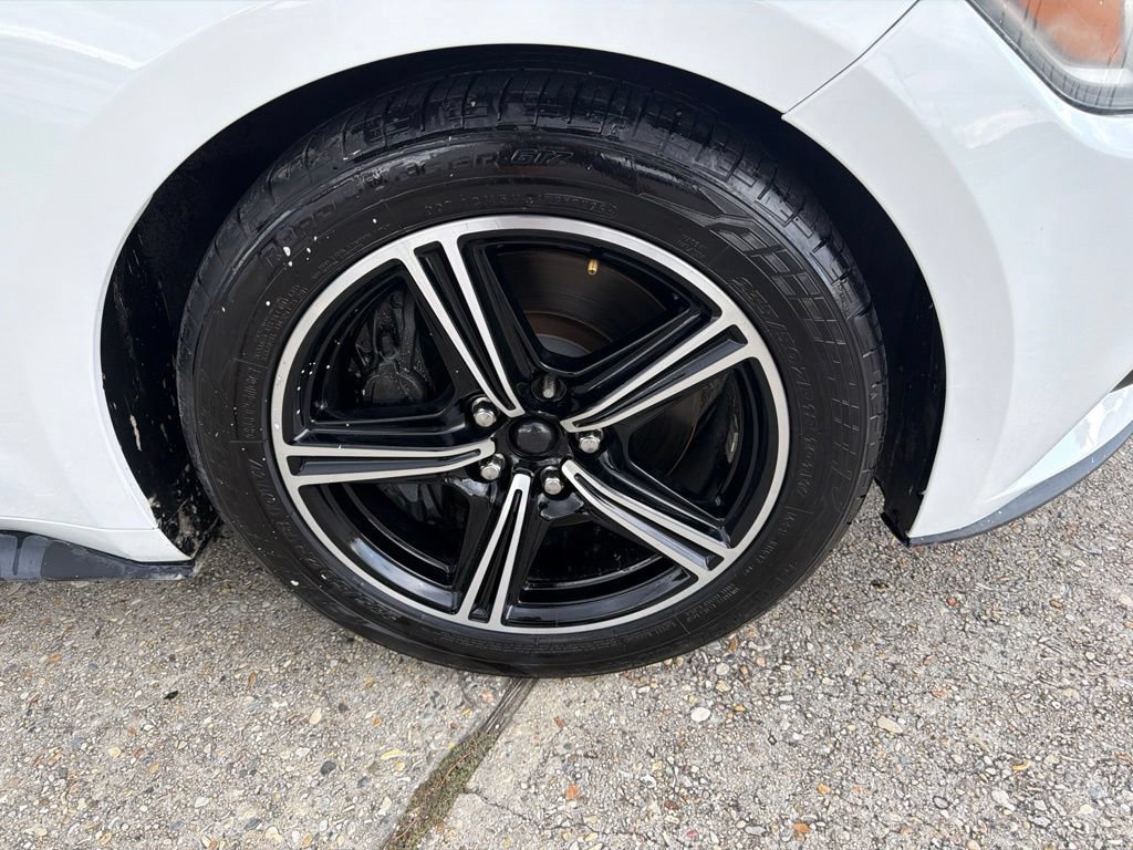 Used 2016 Ford Mustang GT Premium w/ Equipment Group 401A RWD image 19