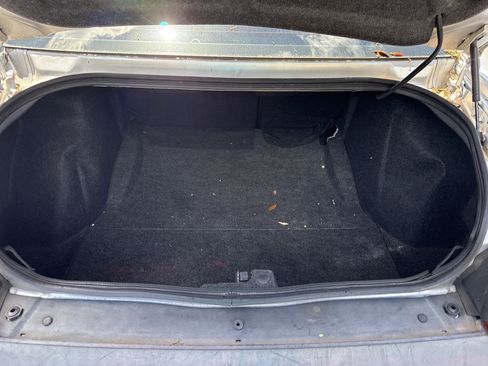 Used 2010 Dodge Challenger R/T RWD image 22