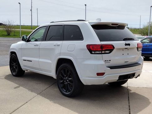 Used 2019 Jeep Grand Cherokee Altitude AWD/4WD image 19