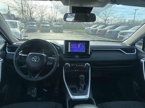 Used 2024 Toyota RAV4 XLE image 6