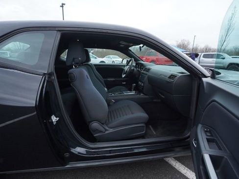 Used 2012 Dodge Challenger SXT image 16