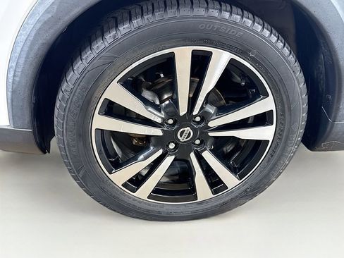 Used 2019 Nissan Kicks SR FWD image 37