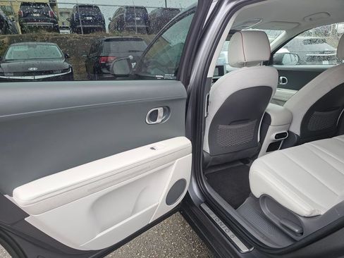 Used 2023 Hyundai Ioniq 5 SEL AWD/4WD image 16