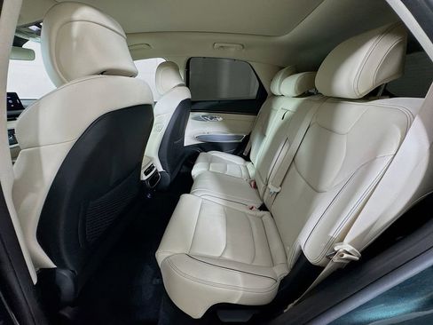 Used 2023 Genesis GV70 2.5T w/ Advanced Package image 29