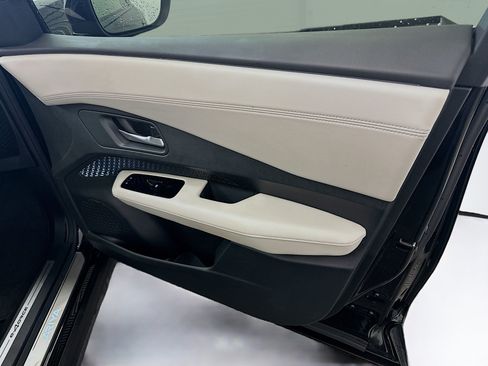 Used 2023 Nissan Ariya AWD image 35