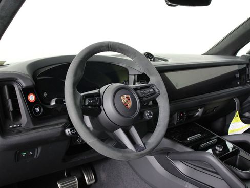 New 2026 Porsche Cayenne GTS image 4