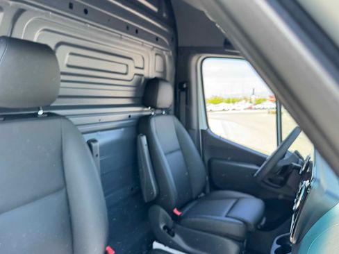 New 2025 Mercedes-Benz Sprinter 2500 image 31