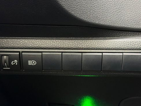Used 2021 Toyota Corolla SE w/ Carpet Mat Package (TMS) FWD image 30