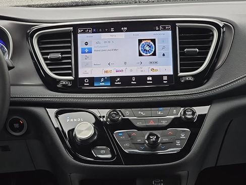 New 2026 Chrysler Pacifica Select image 34