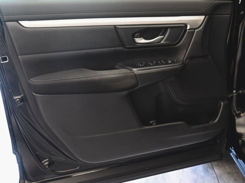Used 2019 Honda CR-V LX image 8
