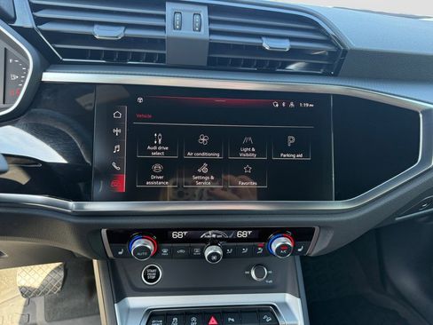 Certified 2025 Audi Q3 2.0T Premium Plus w/ Premium Plus Package image 17