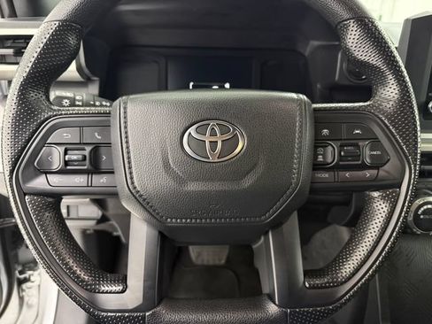 Used 2025 Toyota Tacoma SR5 AWD/4WD image 9