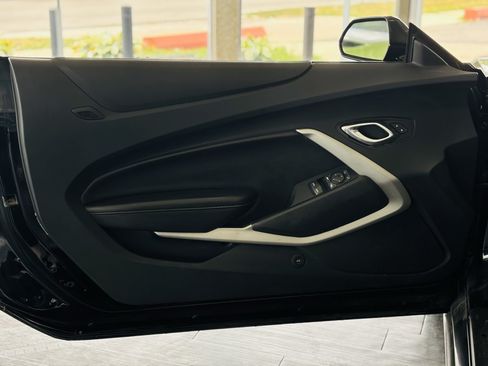 Used 2017 Chevrolet Camaro SS RWD image 32