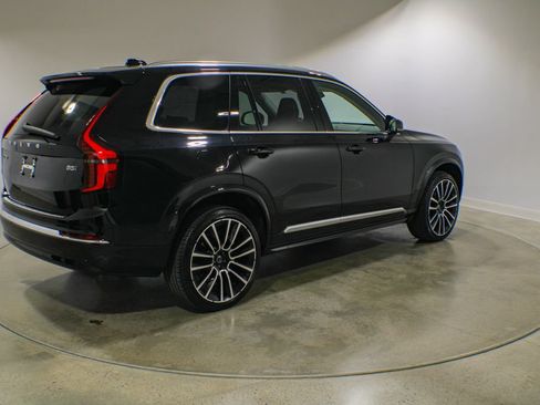 Used 2025 Volvo XC90 B5 Ultra AWD/4WD image 5