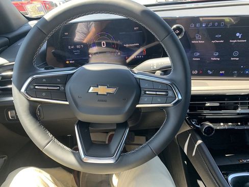 New 2026 Chevrolet Traverse LT w/ LPO, Floor Liner Package FWD image 19