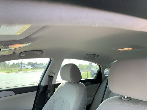 Used 2019 Hyundai Sonata SE FWD image 28