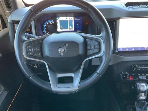 Used 2022 Ford Bronco Badlands image 5