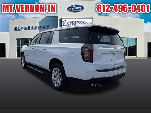 Used 2023 Chevrolet Suburban Premier AWD/4WD image 9
