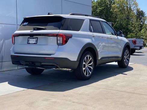 New 2026 Ford Explorer ST-Line image 4