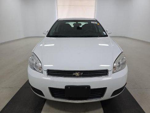 Used 2011 Chevrolet Impala LT image 2