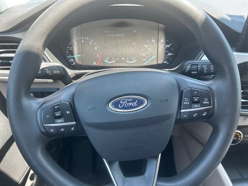 Used 2022 Ford Escape SE FWD image 17