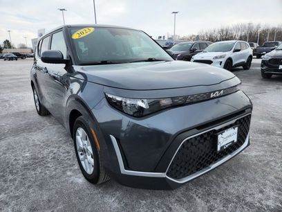 Used 2023 Kia Soul LX w/ LX Technology Package