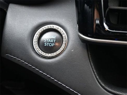 Used 2020 Toyota Highlander XLE image 26