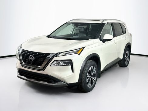 Used 2023 Nissan Rogue SV w/ SV Premium B Package FWD image 3