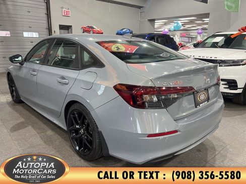 Used 2025 Honda Civic Sport image 3