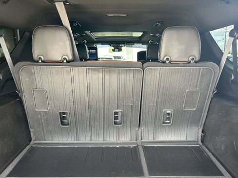 Used 2023 GMC Yukon XL Denali Ultimate AWD/4WD image 14