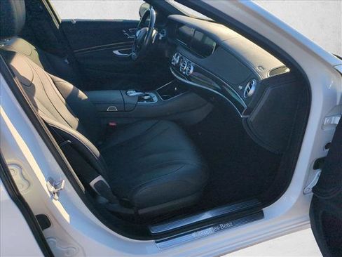 Used 2017 Mercedes-Benz S 550 Sedan image 22