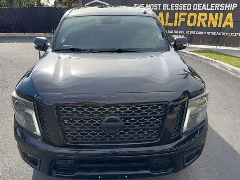 Used 2019 Nissan Titan SV w/ SV Convenience Package image 12