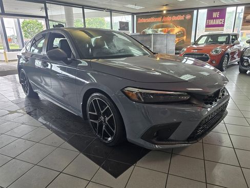 Used 2022 Honda Civic Sport Touring image 3
