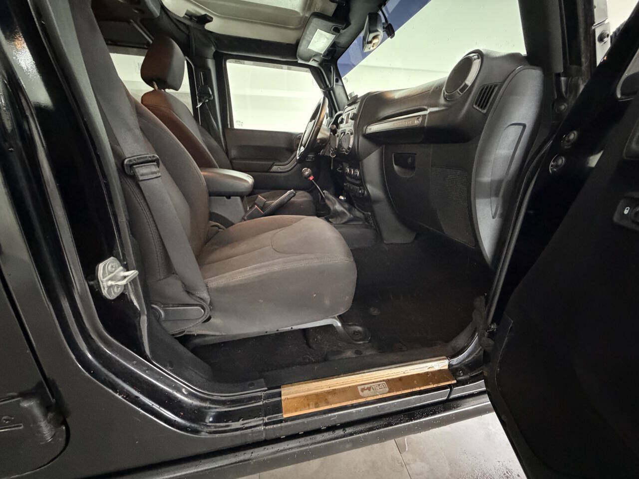 Used 2015 Jeep Wrangler Unlimited Sport AWD/4WD image 17