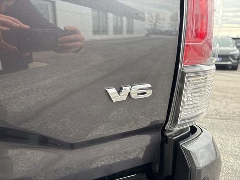 Used 2023 Toyota Tacoma Limited image 14