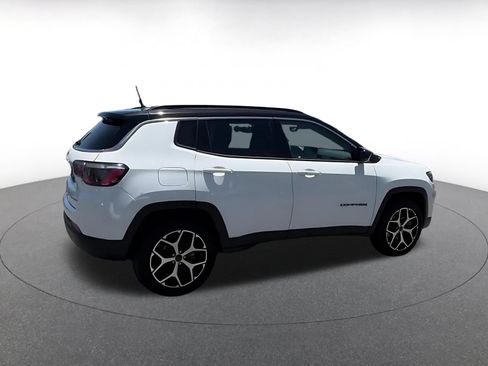 Used 2025 Jeep Compass Limited AWD/4WD image 12