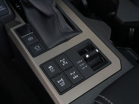 Used 2025 Toyota Land Cruiser image 66