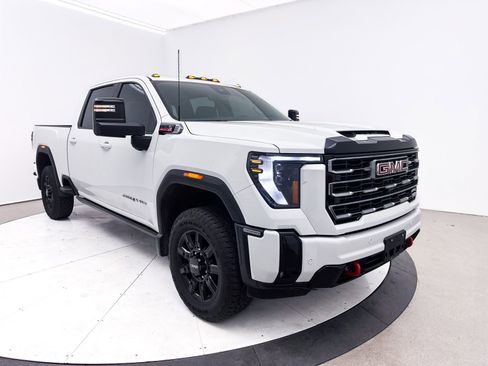 Used 2025 GMC Sierra 2500 AT4 w/ AT4 Premium Plus Package image 13