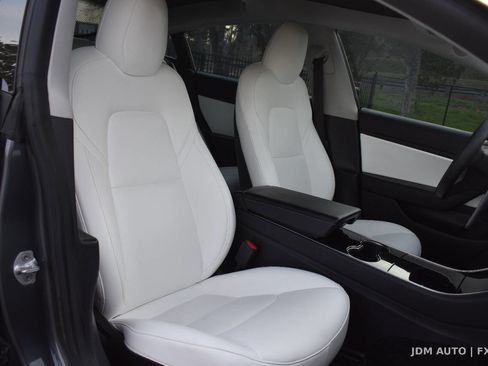 Used 2019 Tesla Model 3 Standard Range Plus image 13