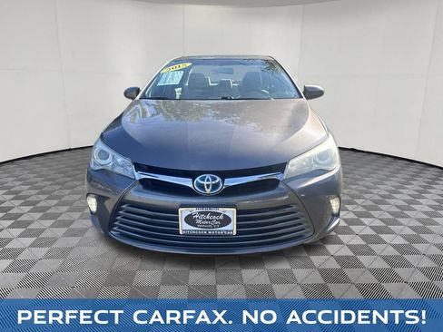 Used 2015 Toyota Camry XLE w/ Moonroof Package FWD image 3