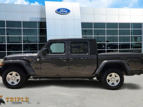 Used 2020 Jeep Gladiator Sport w/ Quick Order Package 24S AWD/4WD image 3