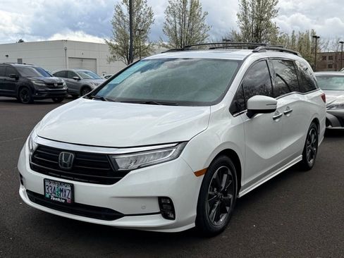 Used 2022 Honda Odyssey Elite image 4