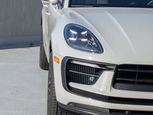 New 2025 Porsche Macan S image 12
